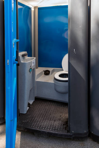 Best Temporary restroom rental  in West Glendive, MT